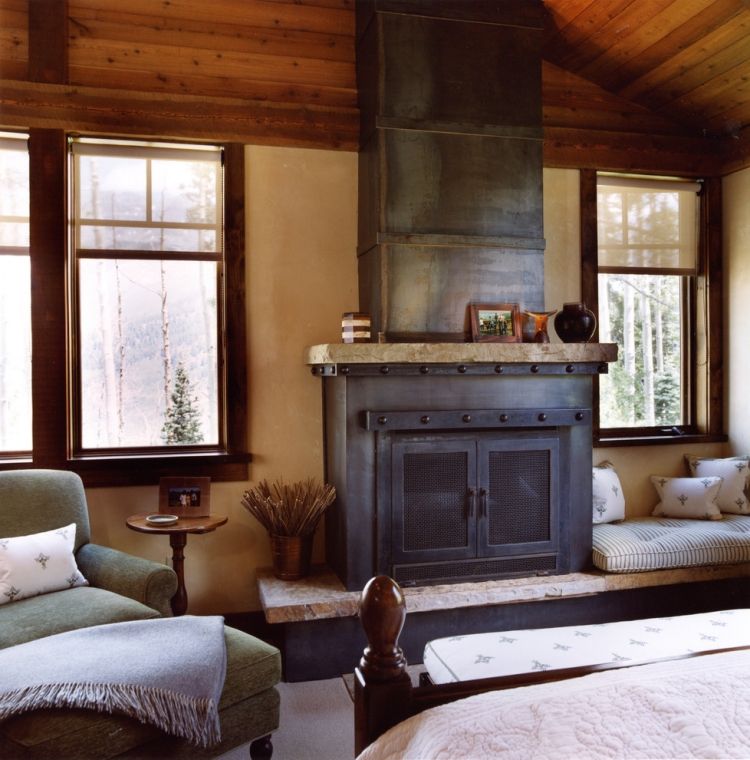 déco-campagne-chaminée-plafond-bois-chambre-coucher