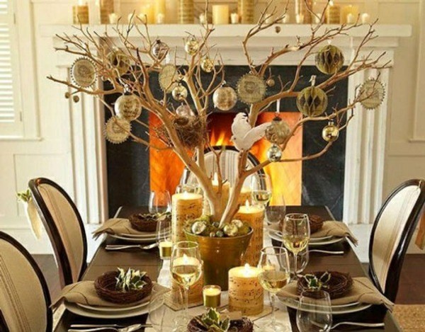 décoration-bougies-Noël-blanche-papier-musique-arbre-décoratif-ornements-déco-table