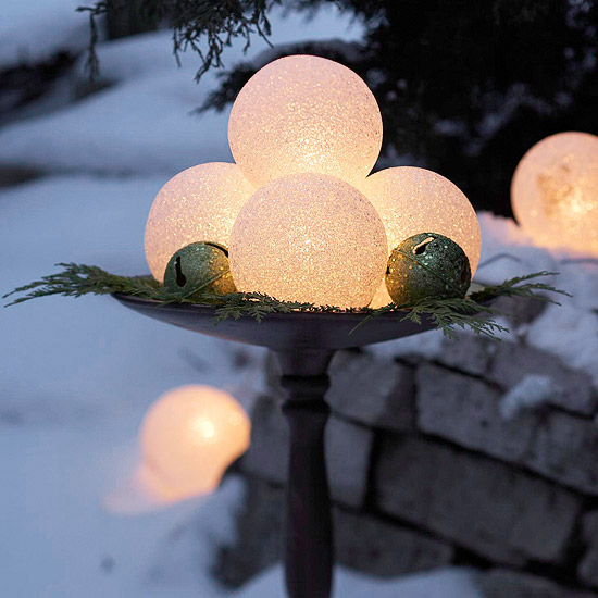 décoration-de-Noël-espace-extérieur-beau-luminaire-jardin