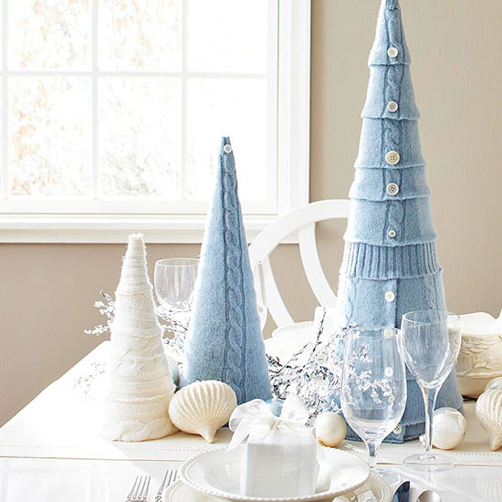 décoration-de-table-Noël-idées-originales-couleur-bleue-boules-decoratives
