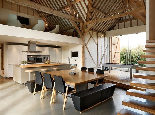 grande table salle manger forme carrée bois