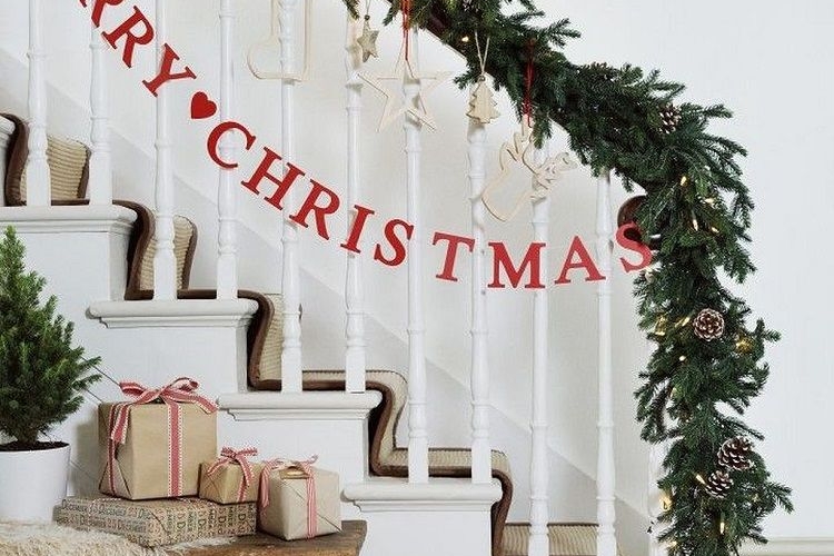 Guirlande de sapin : la guirlande branche de sapin en décoration de Noël