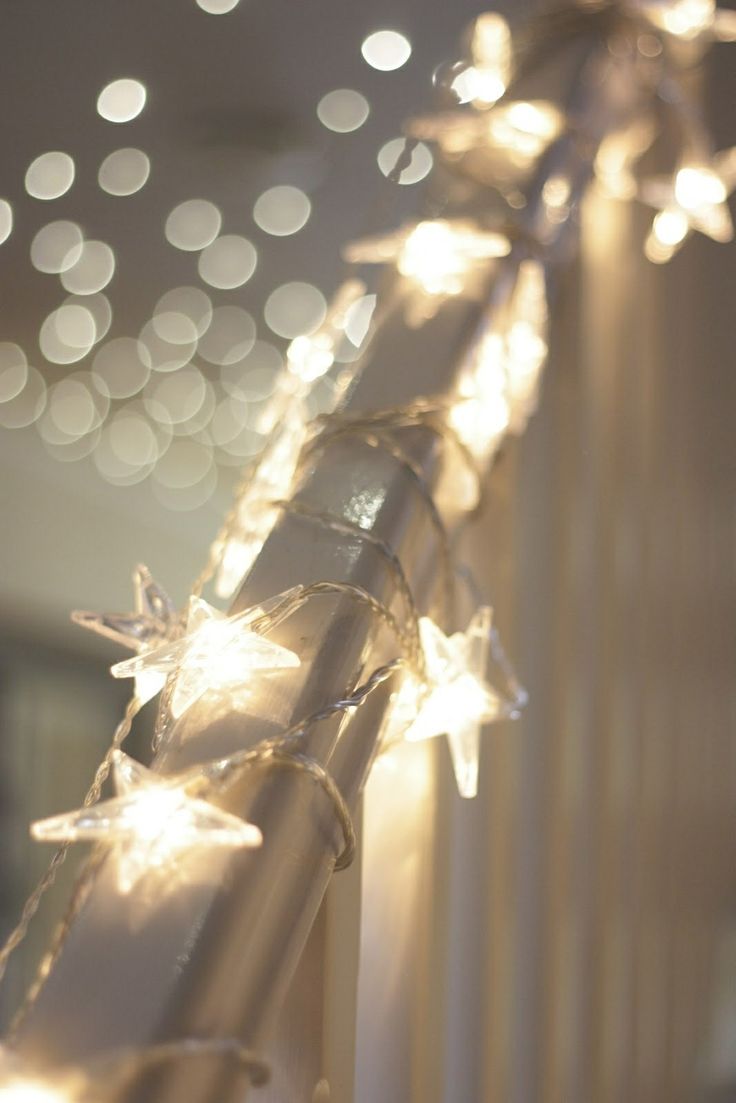 guirlande-lumineuse-LED-Noël-rampe-escaliers-étoiles guirlande lumineuse LED