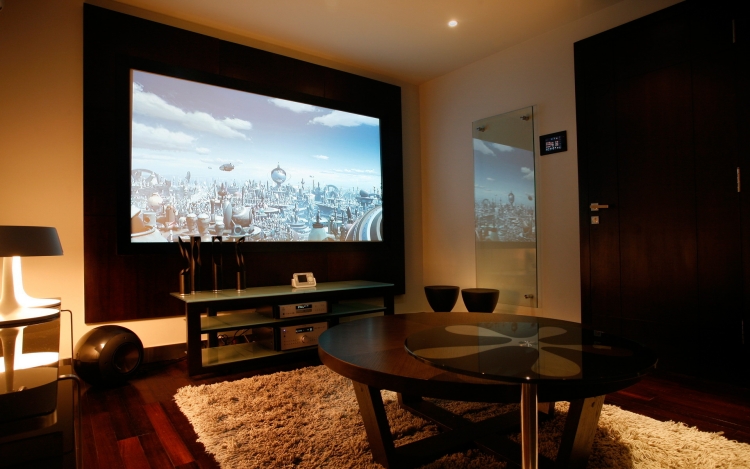 home-cinéma-grand-écran-meuble-tv-bois-table-ronde