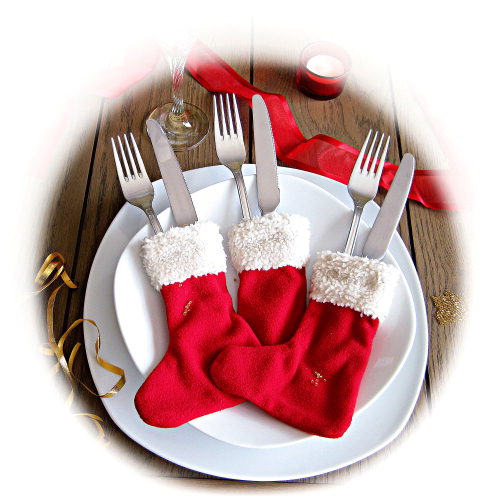 idée-déco-Noël-rouge-chaussettes-blanc-rouge-ustensiles