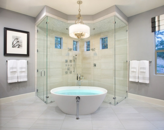 idée-de-douche-à-effet-pluie-salle-bains-moderne-baignoire-ovale-blanche