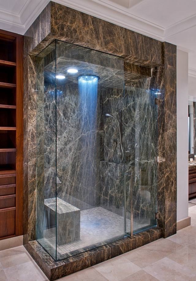idée-de-douche-à-effet-pluie-salle-bains-moderne-luminaire-led-bleu