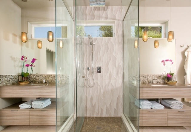 idée-de-douche-à-effet-pluie-salle-bains-moderne-sous-lavabo