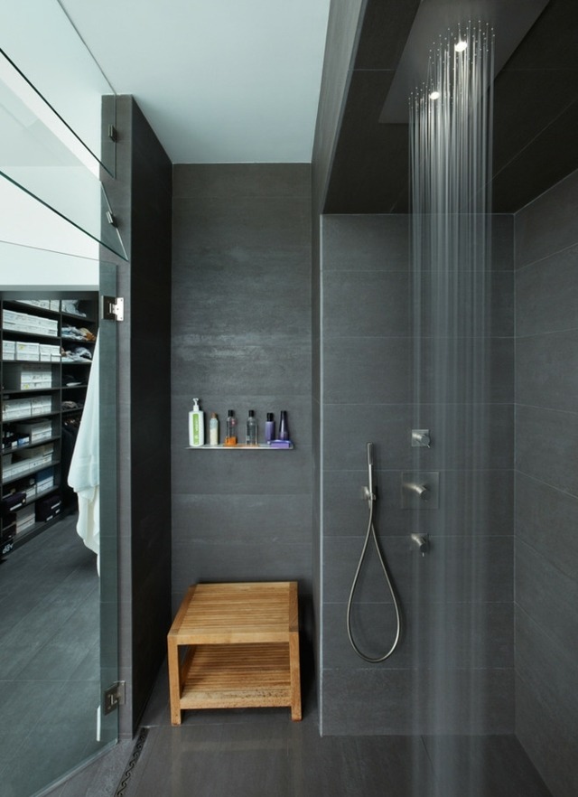 idée-de-douche-à-effet-pluie-salle-bains-moderne