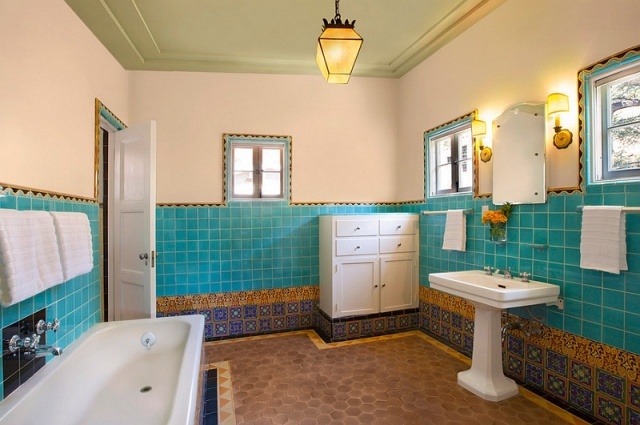 idées déco salle de bains carreaux turquoise-frise-exotique