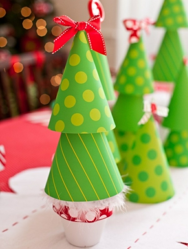 idées-de-déco-Noël-sapin-papier-couleur-verte