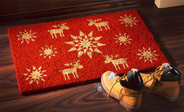 idée-déco-Noël-rouge-paillasson-rouge-motifs-hiver