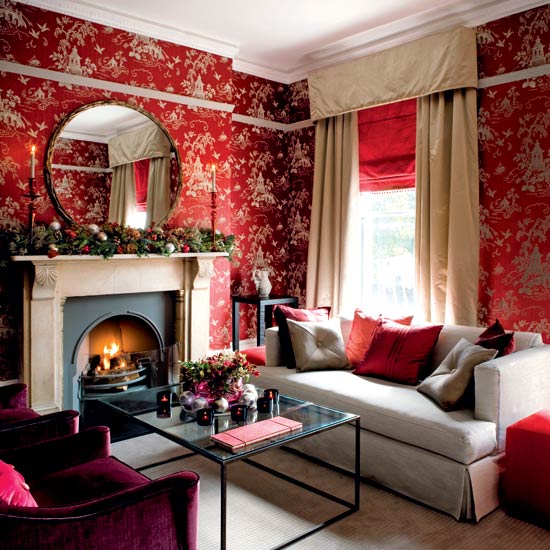 idée-déco-Noël-rouge-papier-peint-rouge-motifs-blancs-coussins-rouges