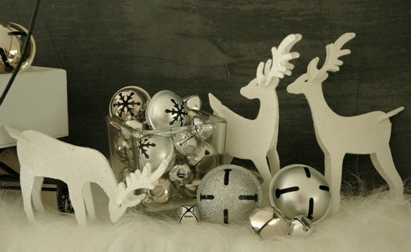idées-de-déco-DIY-Noël-petites-cloches-cerf-decoratifs