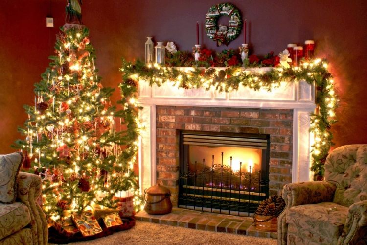 intérieur-déco-de-Noël-idées-originales-manteau-cheminee-sapin