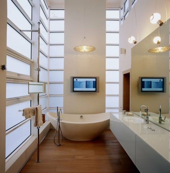 luminaire-salle-de-bains-lampe-plafond-robinet-armoires