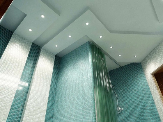 luminaire-salle-de-bains-spots-encastres-carrelage-mural-mosaique