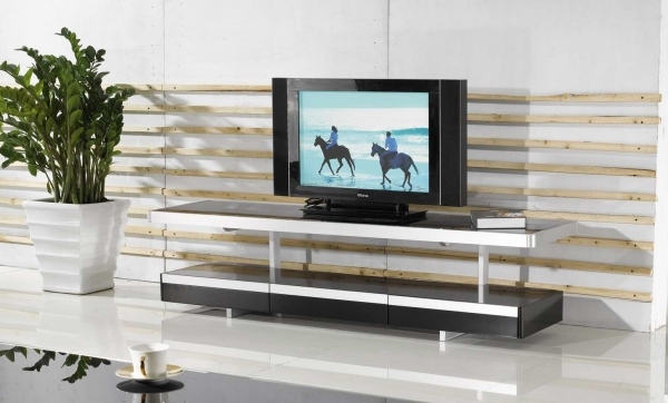 meuble-TV-idée-originale-salon-aménagement-etageres-rangement-pratique