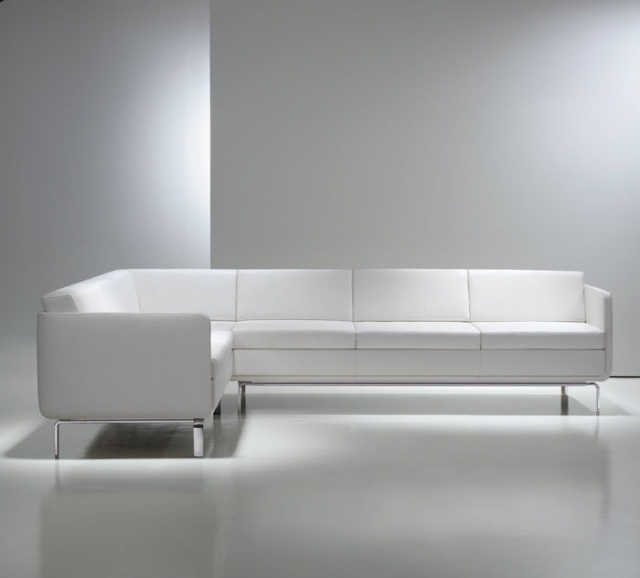 meuble-de-salon-idée-originale-canapé-angle-blanc-lignes-epurees