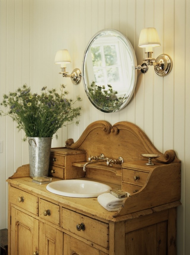 meuble-salle-bains-bois-vintage-champêtre