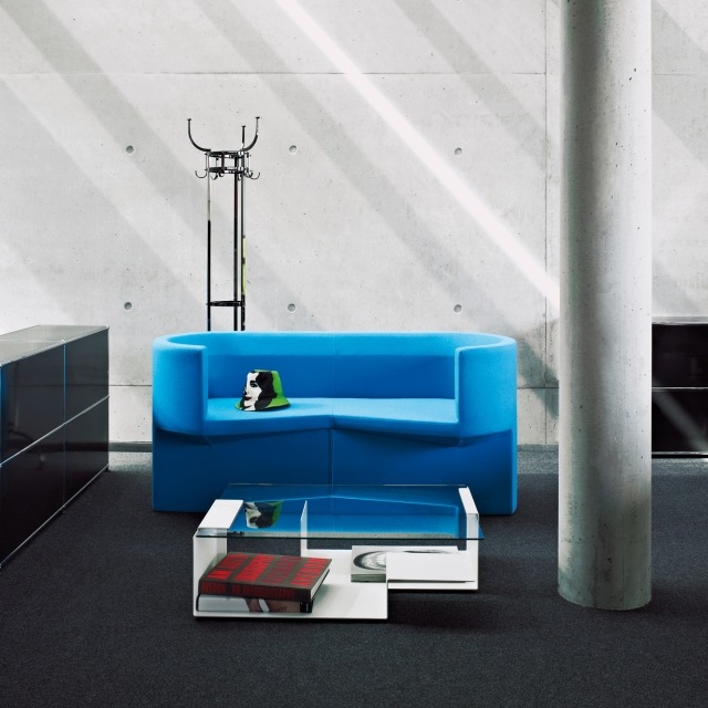 meuble-salon-canape-bleue-droit-table-rectangulaire