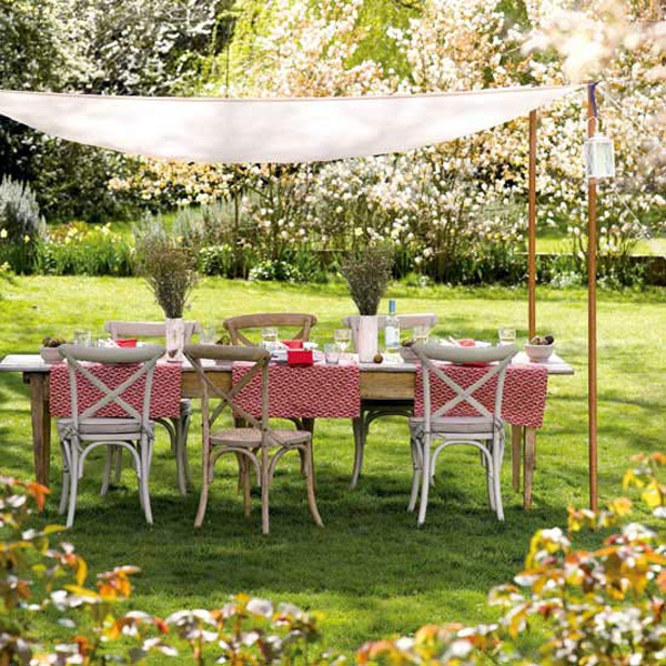 meubles de jardin table-rustique-chaises-bistrot