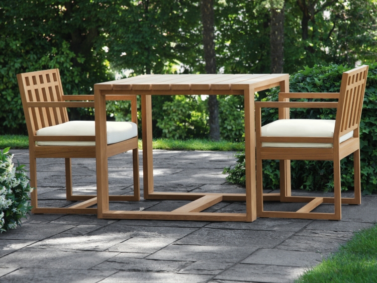 mobilier-jardin-table-chaises-teck-coussins-blancs mobilier jardin