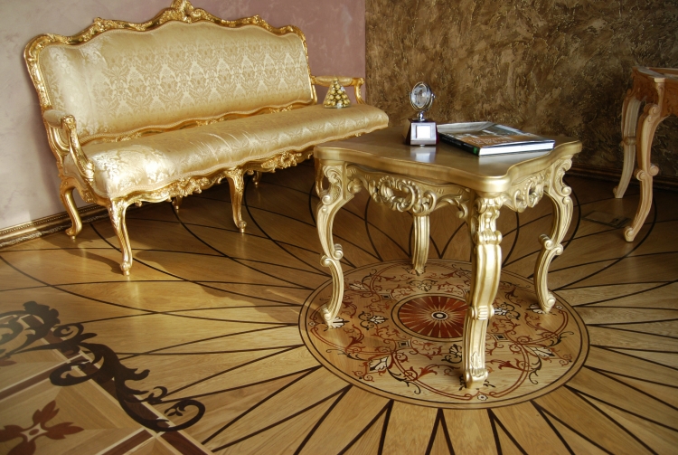 parquet-artistique-rosace-motifs-originaux-canapé-table-classique