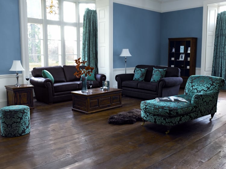 peinture décorative salon meubles baroque murs bleus