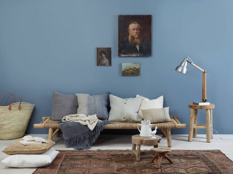 peinture murale –salon-bleu-ciel-mobilier-bois