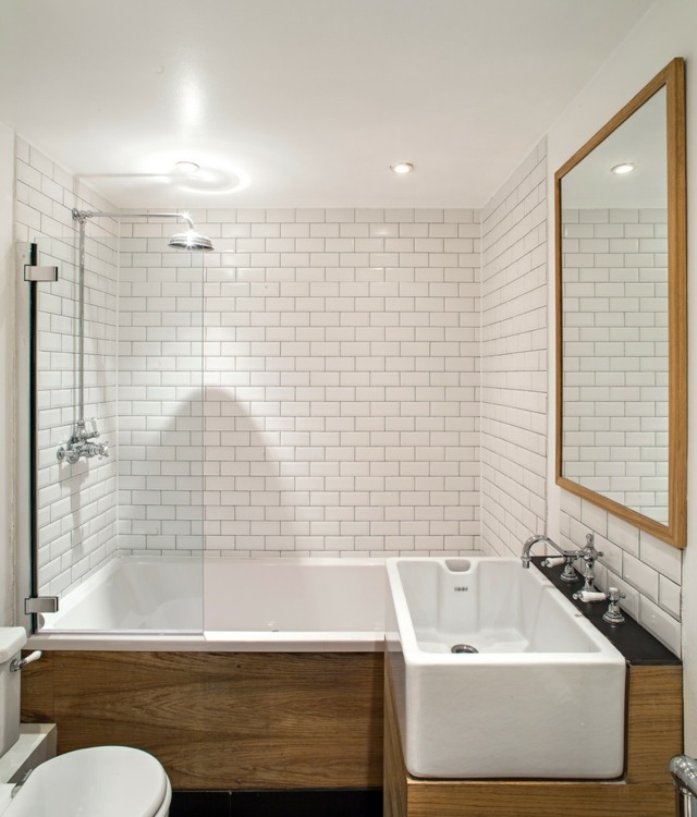 petite-salle-bains-blanche-baignoire-douche-vasque-intégrée