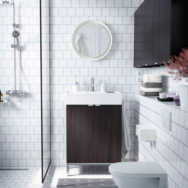 petite salle de bain -blanche-meuble-vasque-bois-armoire-murale