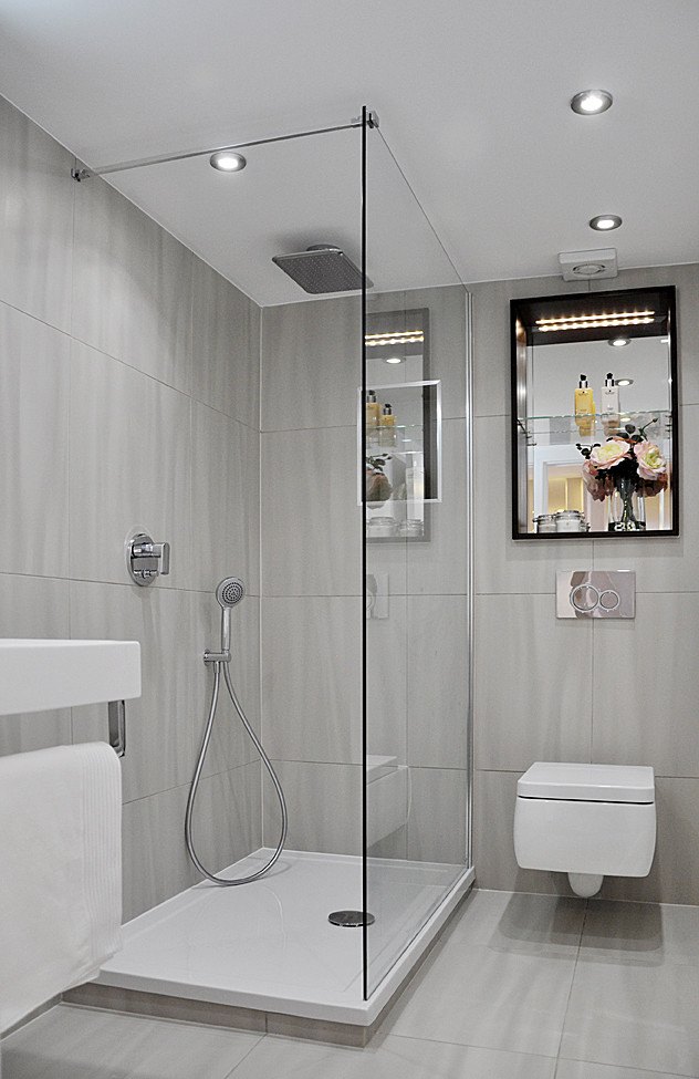 petite-salle-de-bains-idées-originales-aménagement-douche-italienne-paroi-transparent