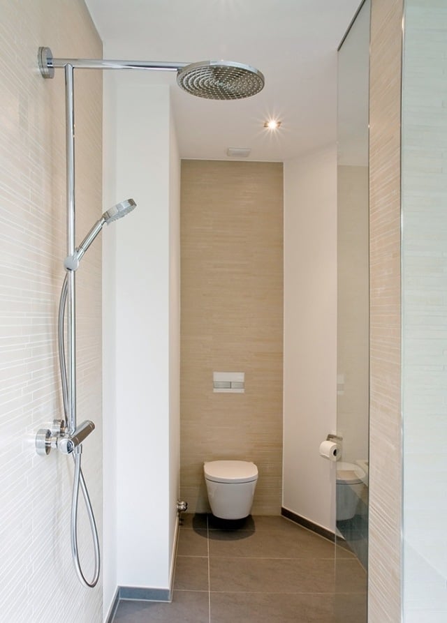petite-salle-de-bains-idées-originales-aménagement-douche-toilettes-carrelage-mural