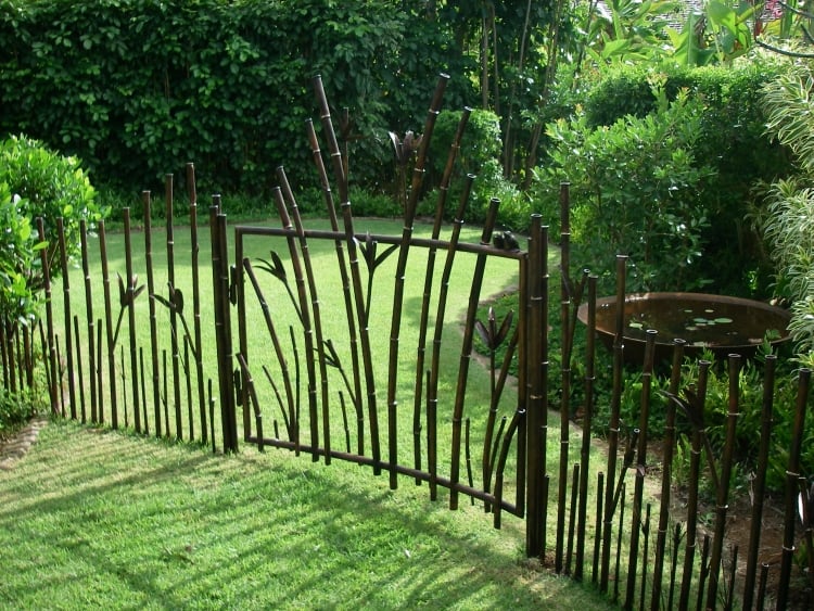 porte-jardin-métal-aspect-bambou-décorative 