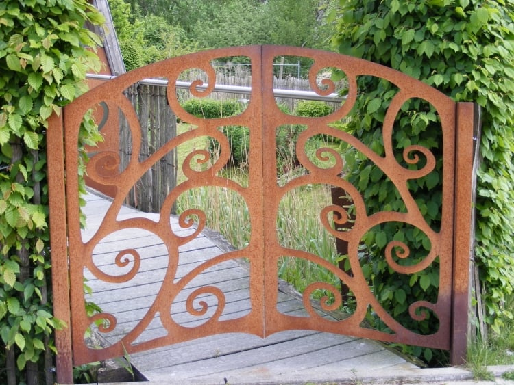 porte-jardin-métal-ornements-décoratifs porte de jardin