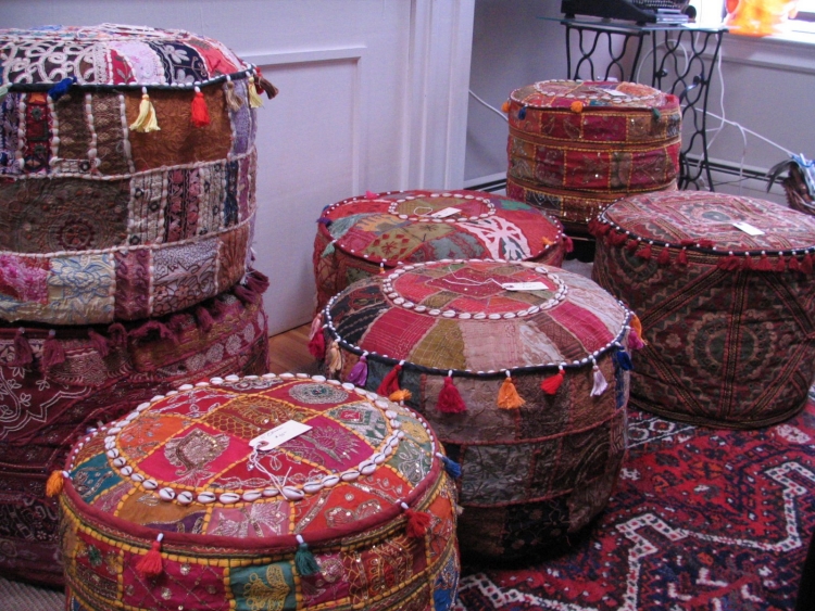 poufs-marocains-typiques-décoration-riche