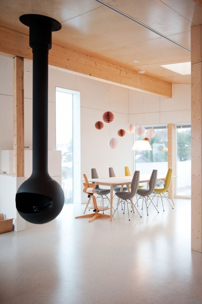 salle-à-manger-design-moderne-poele-suspendu