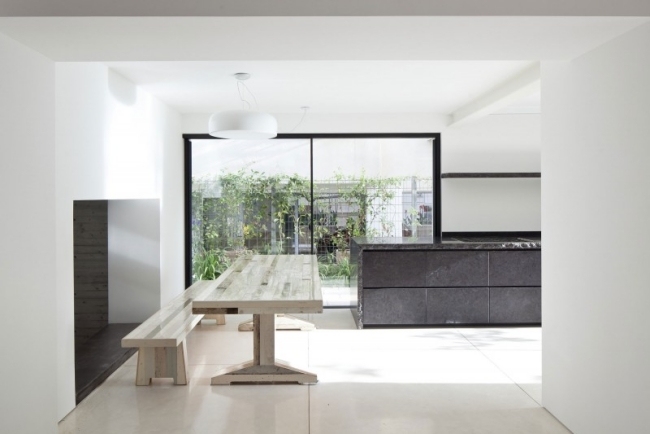 salle-à-manger-design-moderne-table-rectangulaire-banc