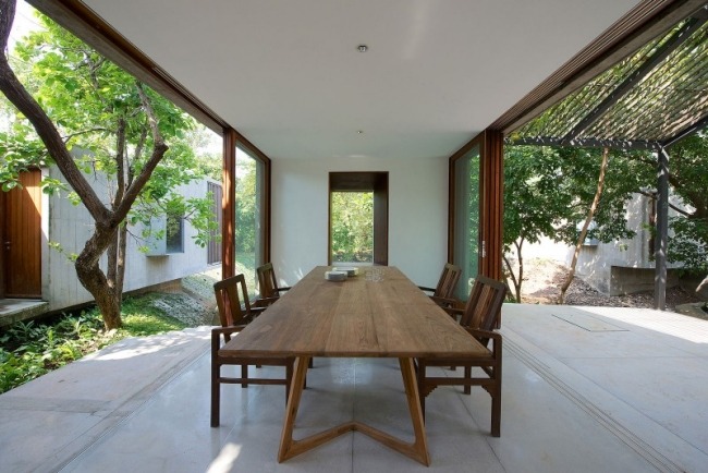salle-à-manger-design-moderne-table-rectangulaire-chaises