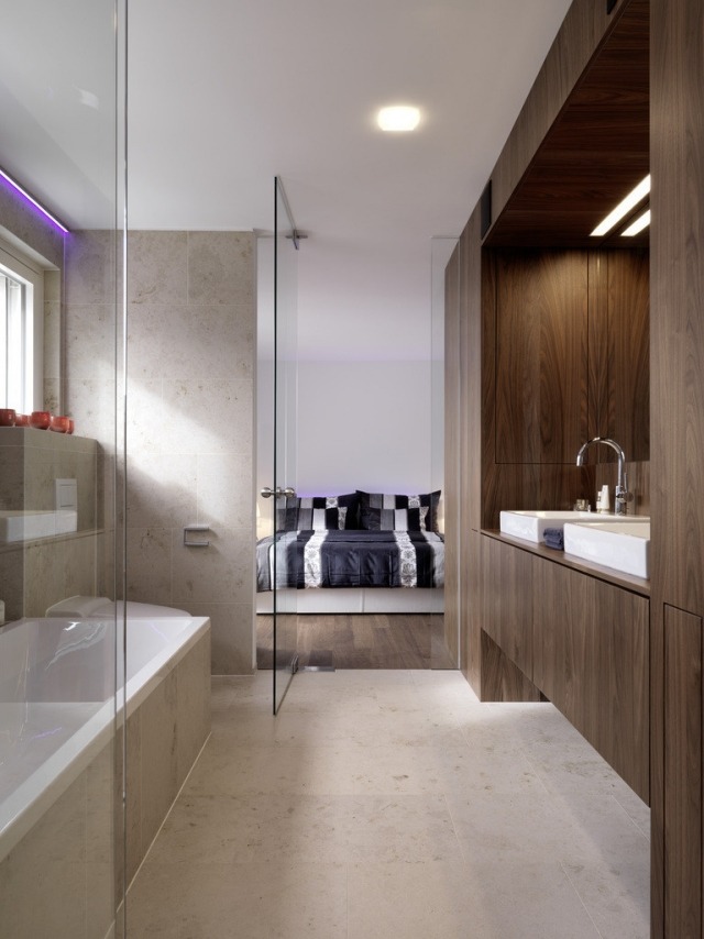 salle-bains-moderne-meuble-vasque-bois-carrelage-sol-murs-beige-clair photos de salle de bains
