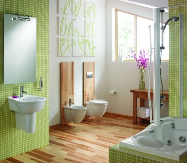 salle-bains-mosaïque-verte-sol-bois-bidet-wc-suspendus
