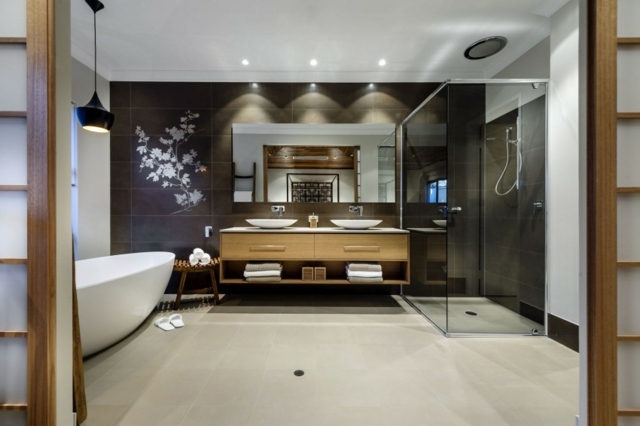 salle-de-bains-design-sous-lavabo-rangement-baignoire