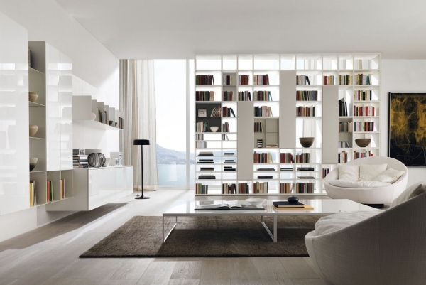 salon-style-minimaliste-bibliothèque-blanche-fauteuils-blancs
