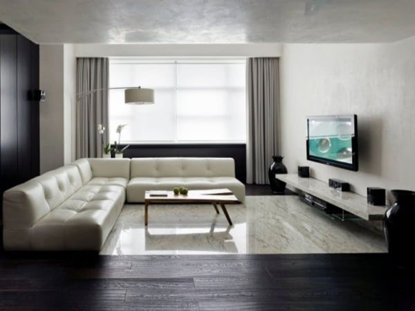 salon-style-minimaliste-canapé-cuir-blanc-table-bois