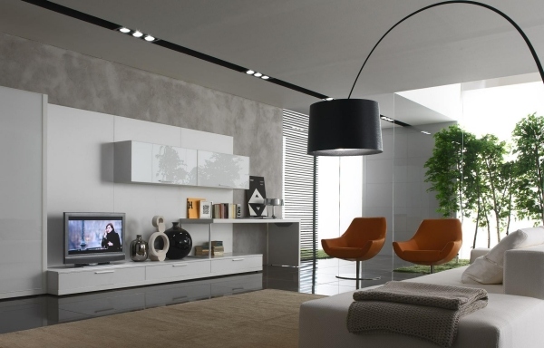 salon-style-minimaliste-fauteuils-orange-chaud-lampe-noire
