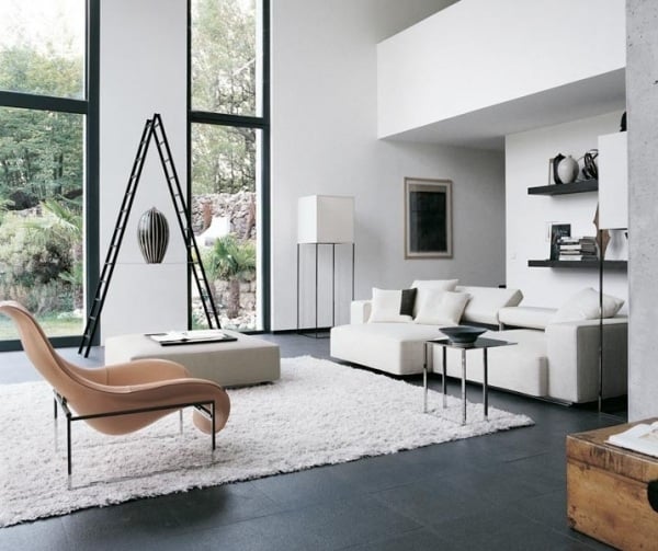 salon-style-minimaliste-tapis-canapé-blancs-fauteuil salon style minimaliste