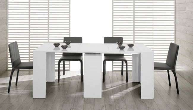 table-à-manger-extensible-couleur-blanche-forme-rectangulaire-chaises-noires