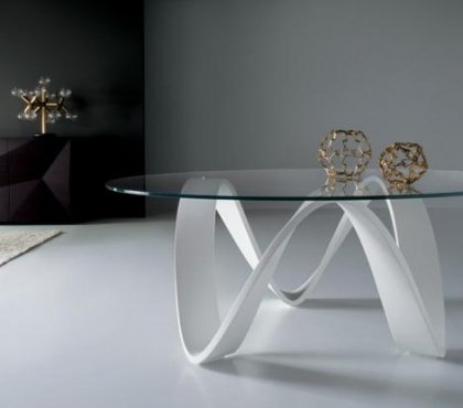 table-basse-verre-moderne-pieds-blancs