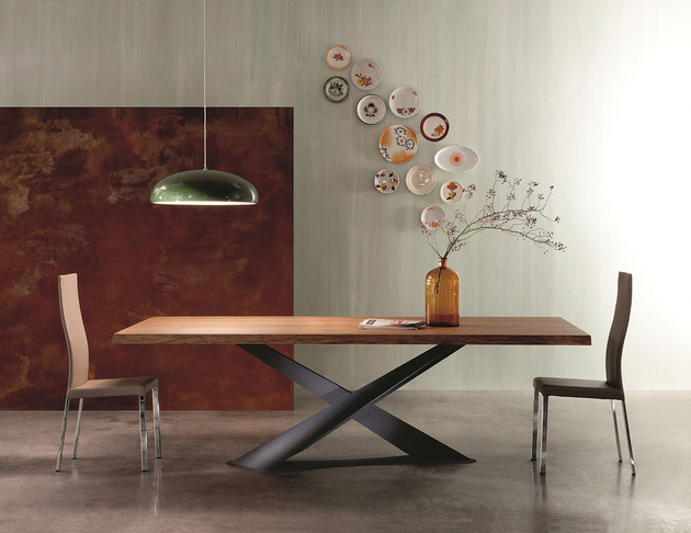 table à manger en bois pieds-acier-design-italien